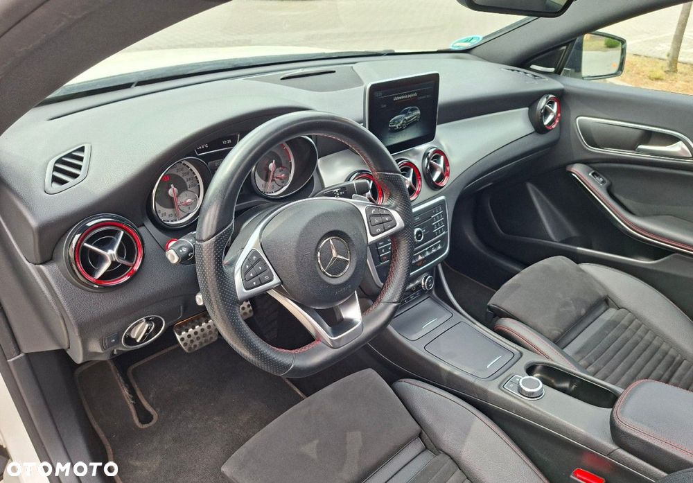 Mercedes-Benz CLA - 26