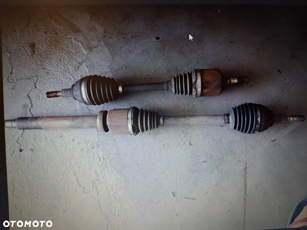Półoś  lewą ford mondeo mk5 2.0 tdci automat
