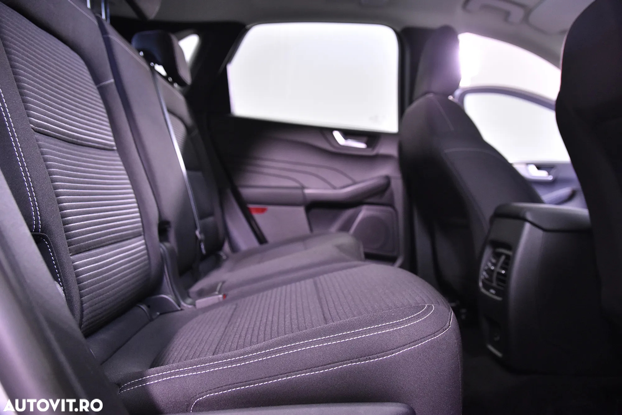 Ford Kuga - 12