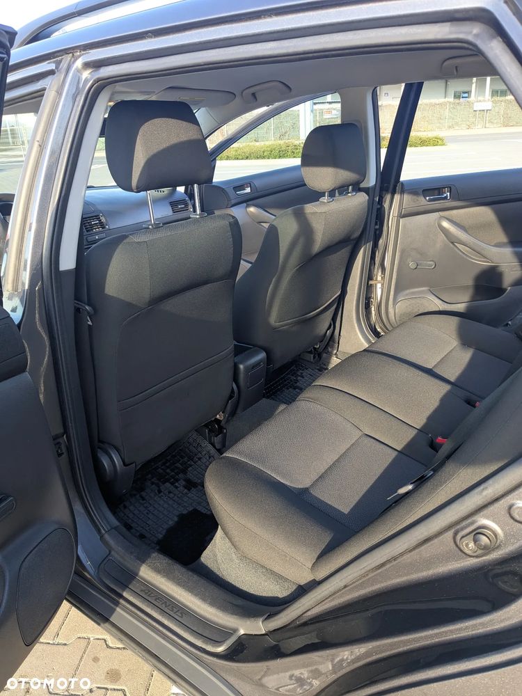 Toyota Avensis 1.6 VVT-i Luna - 15
