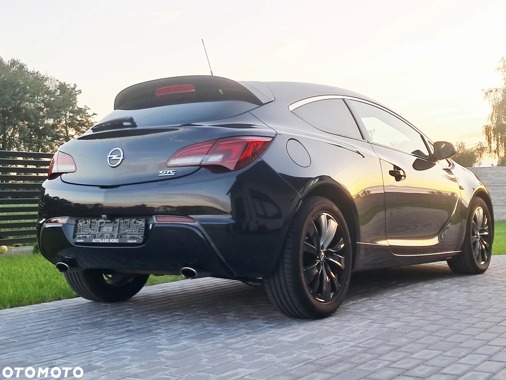 Opel Astra IV GTC 2.0 CDTI Bi-Turbo S&S - 34