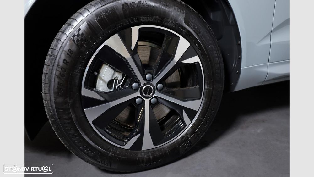 Volvo XC 60 2.0 T6 PHEV Core AWD - 8