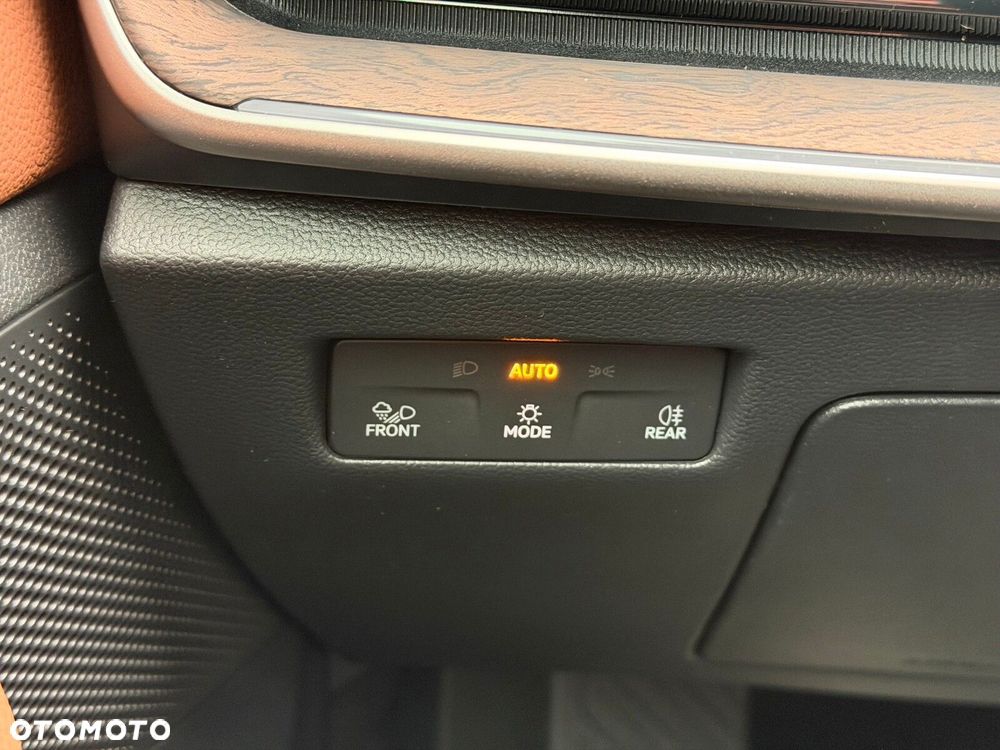 Skoda Superb 2.0 TDI SCR 4x4 L&K DSG - 15