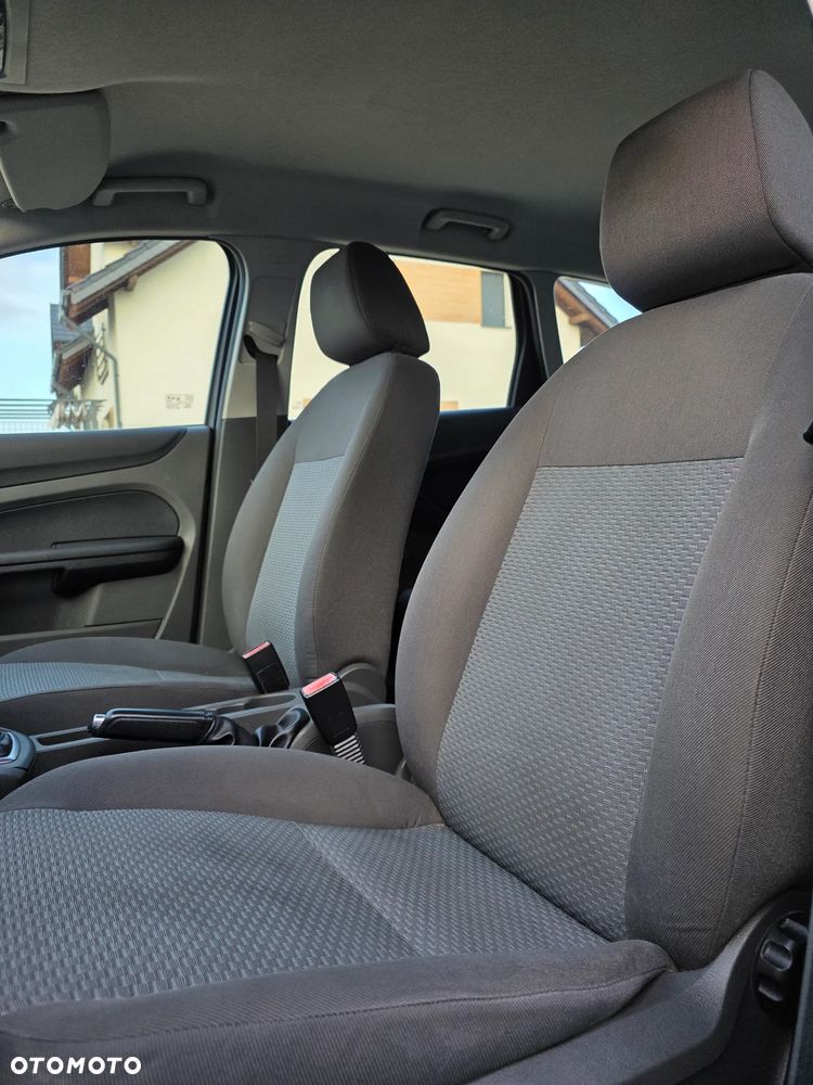 Ford Focus SW 1.6 Turnier Futura - 14