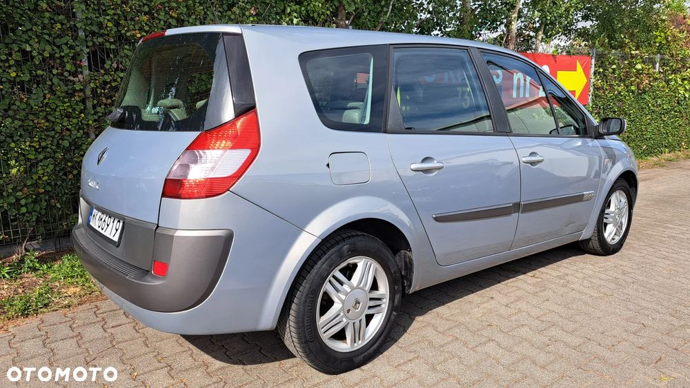 Renault Grand Scenic - 25