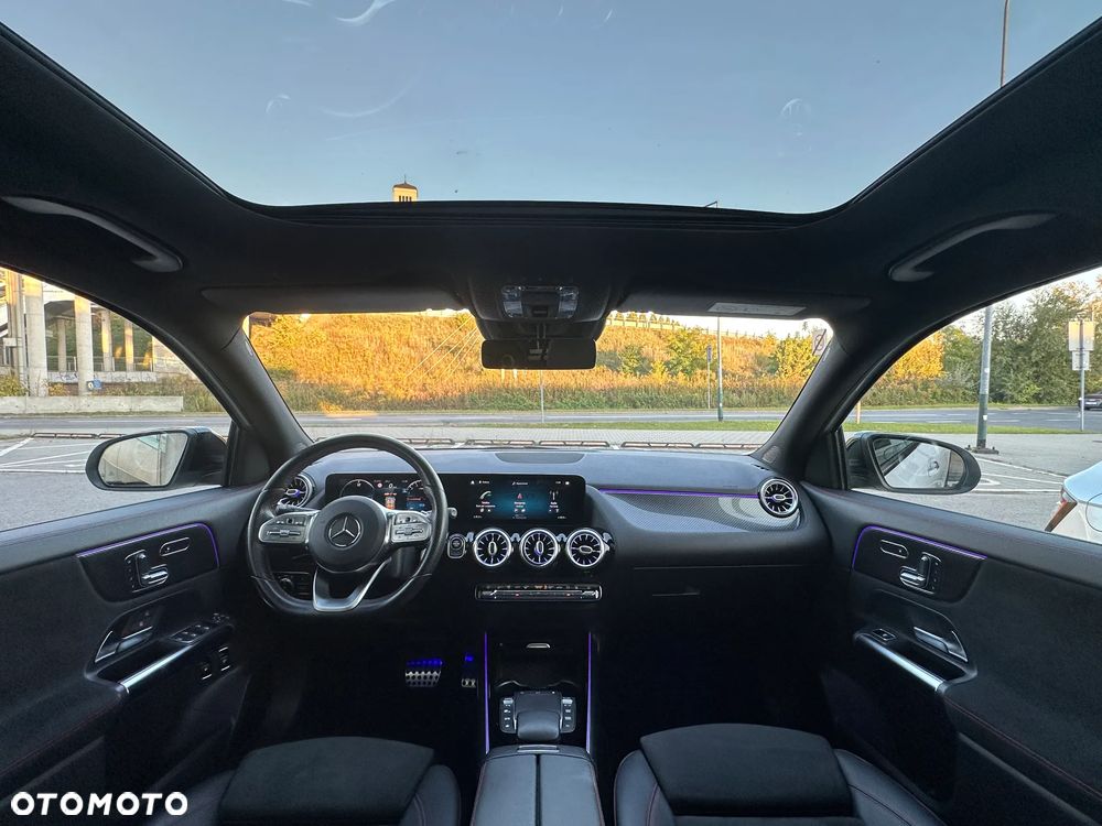 Mercedes-Benz GLA - 18