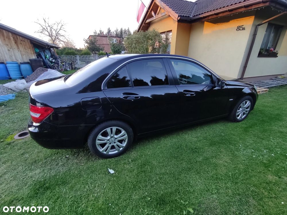 Mercedes-Benz Klasa C 180 CGI BlueEff Avantgarde - 5