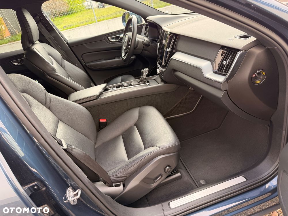 Volvo XC 60 D4 SCR Momentum - 22