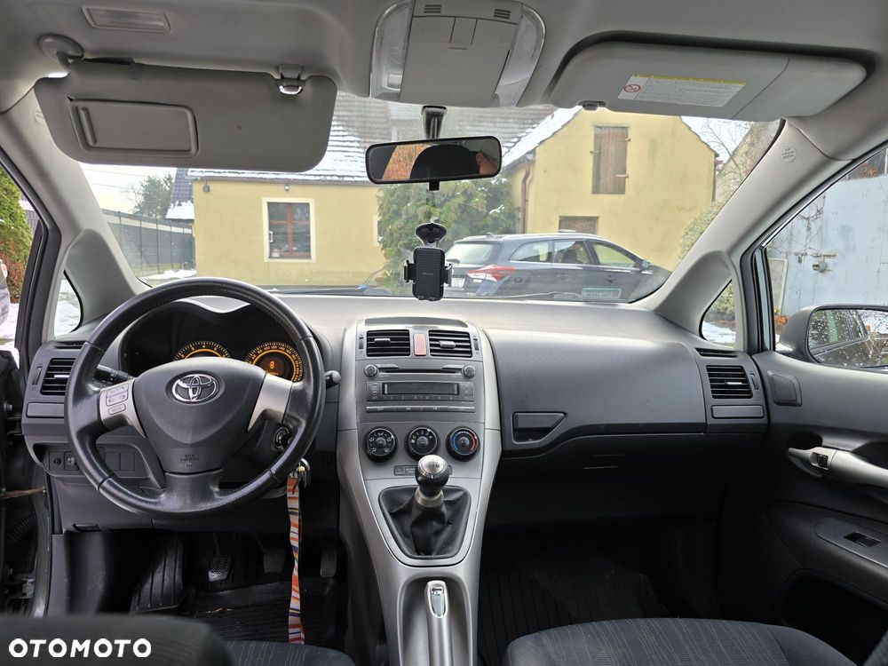 Toyota Auris 1.6 VVT-i Terra - 9