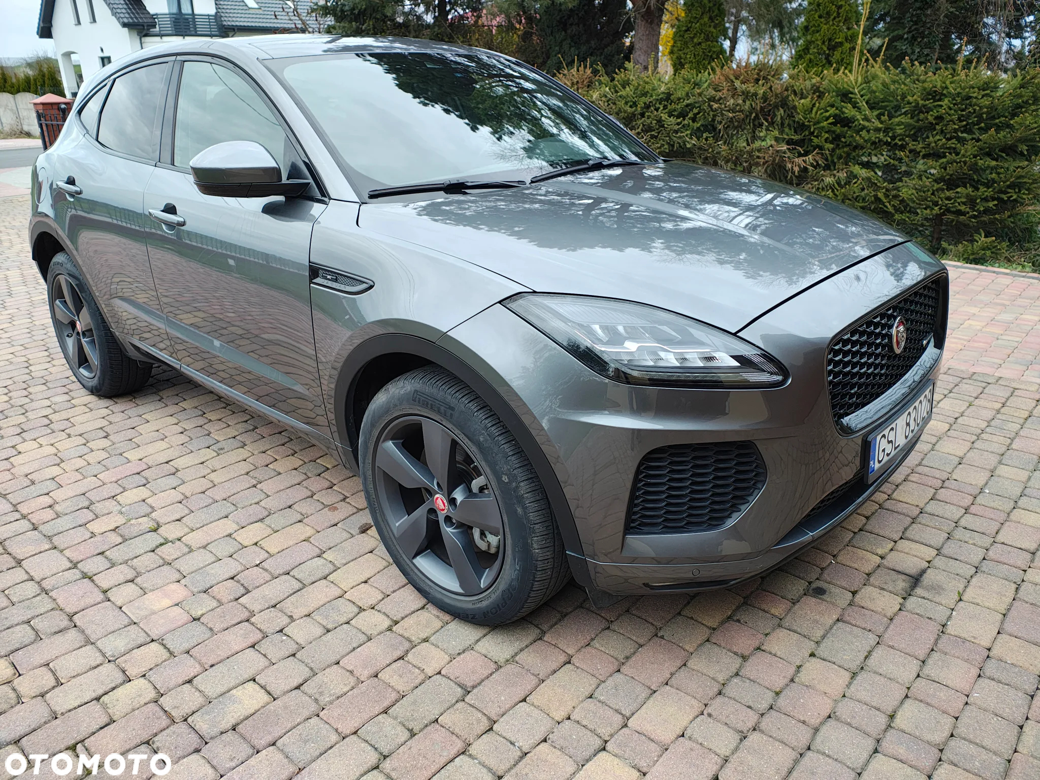 Jaguar E-Pace P200 AWD R-Dynamic HSE - 4
