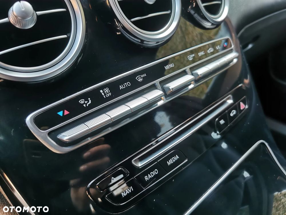 Mercedes-Benz GLC - 38