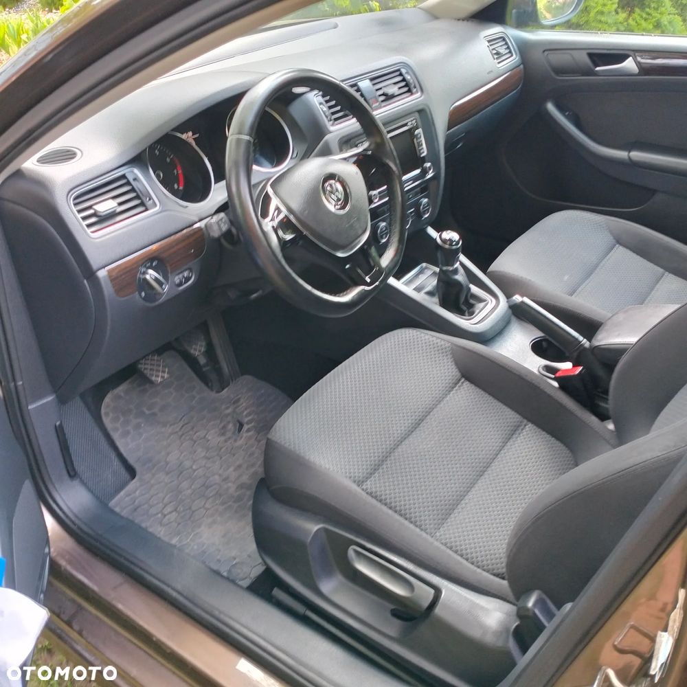 Volkswagen Jetta 1.2 TSI Comfortline - 27