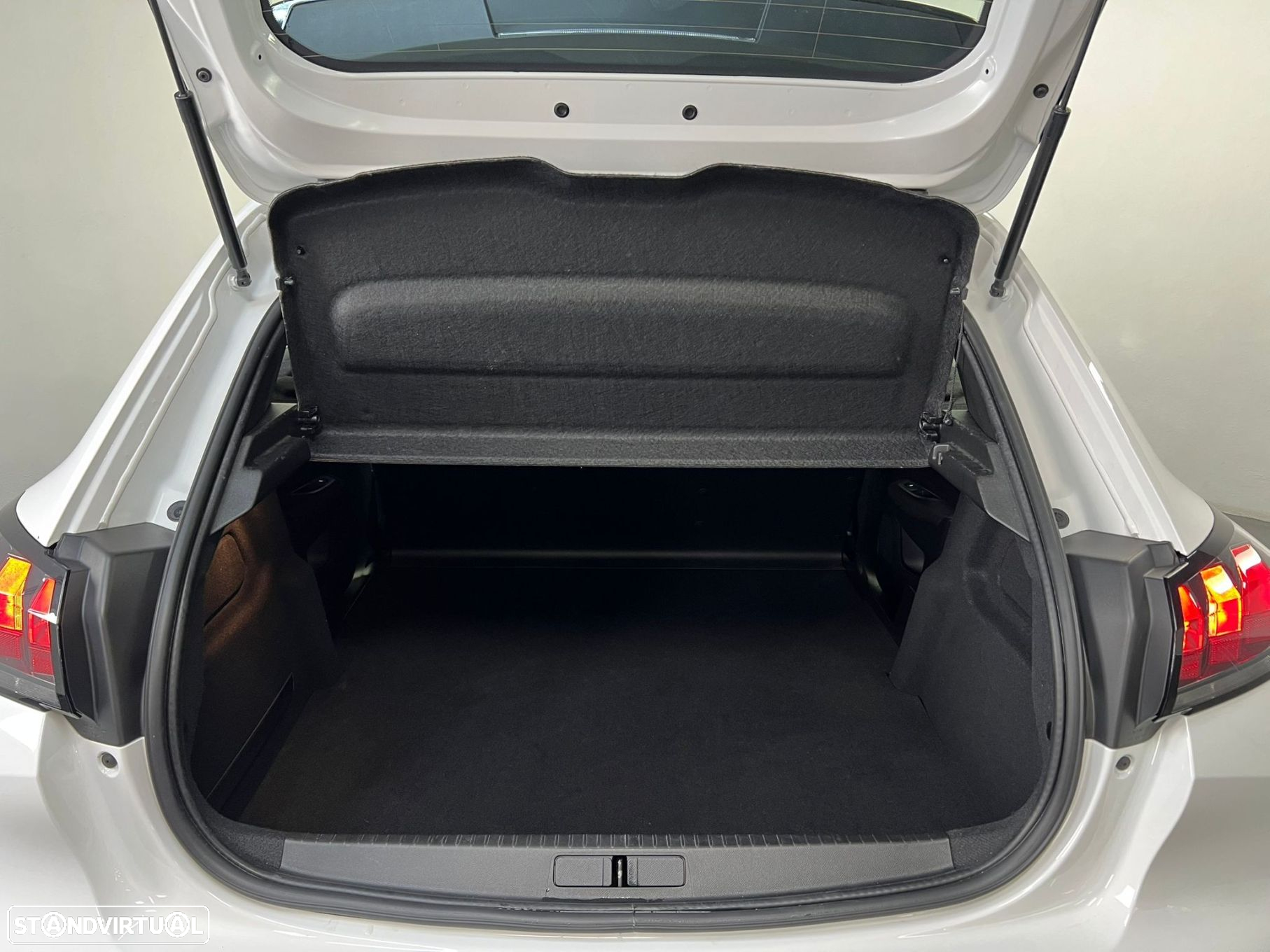 Peugeot e-208 50 kWh Active Pack - 20
