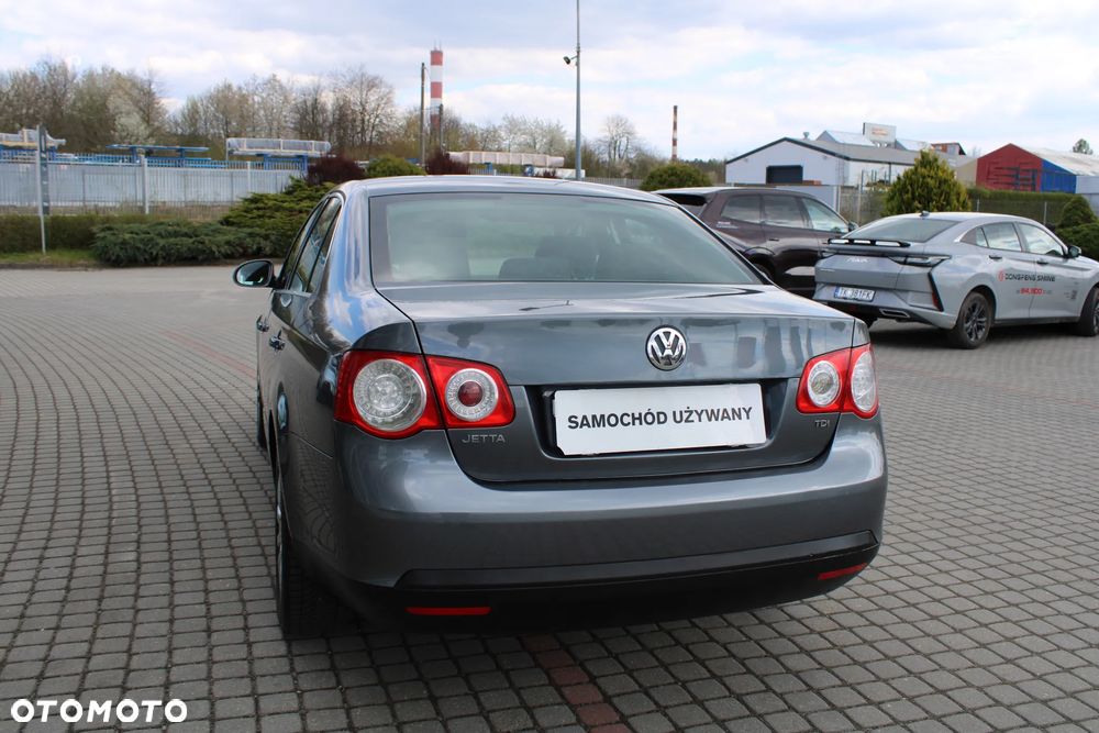 Volkswagen Jetta 1.9 TDI Comfortline - 5