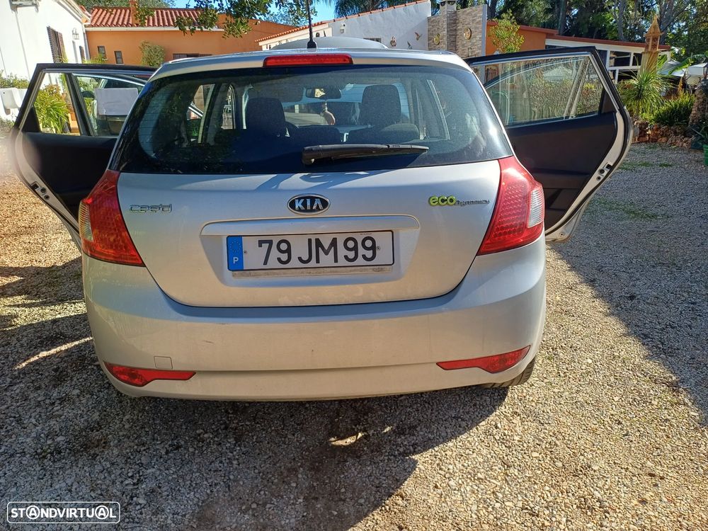 Kia Ceed - 4