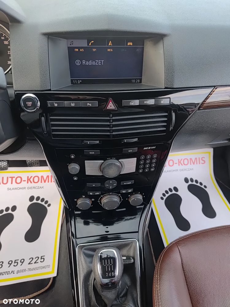 Opel Astra 1.6 Turbo Cosmo - 24