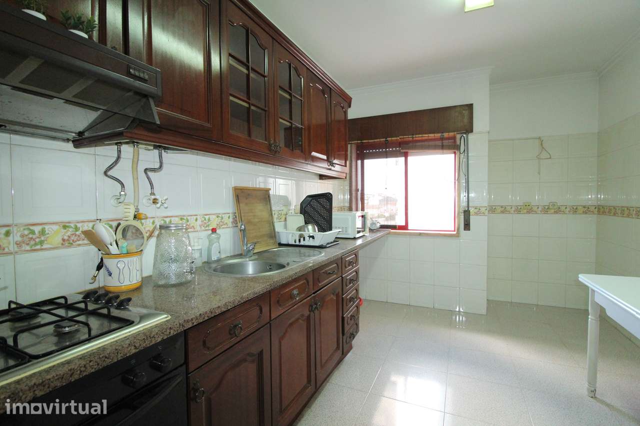 CORROIOS CENTRO - Apartamento T1 Cozinha Independente! - Grande imagem: 2/12