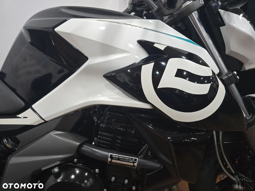 CFMoto NK - 33