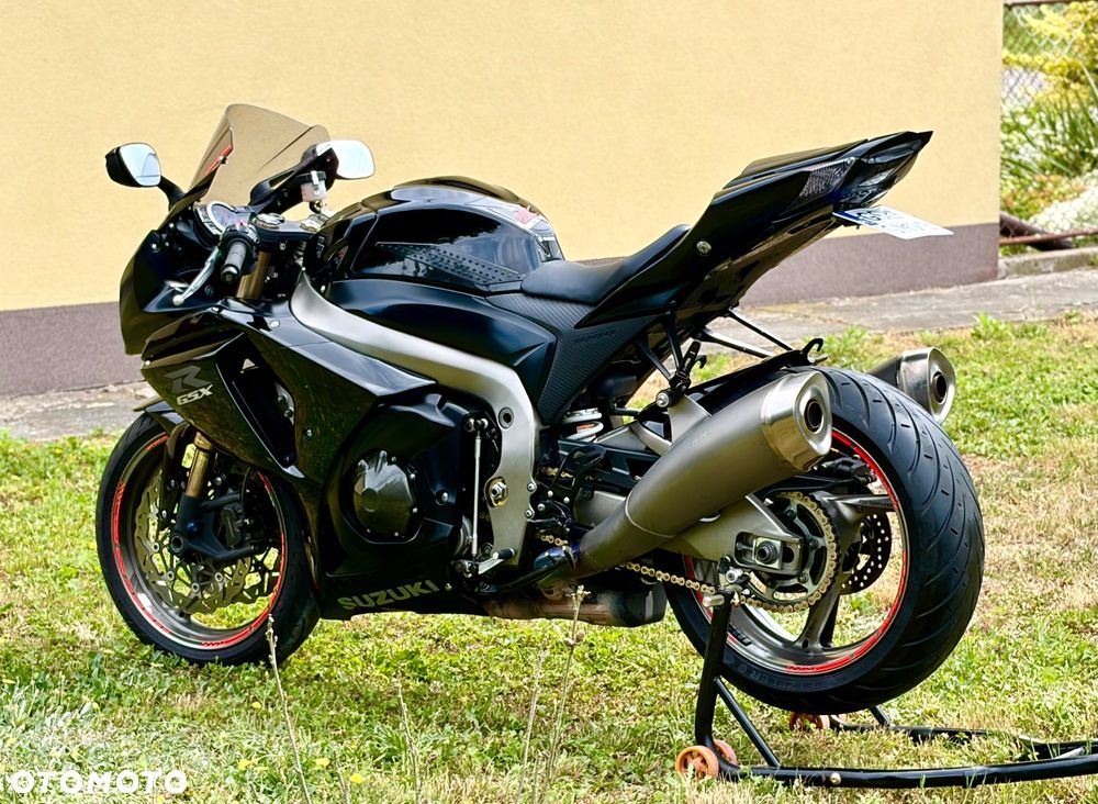 Suzuki GSX-R - 6