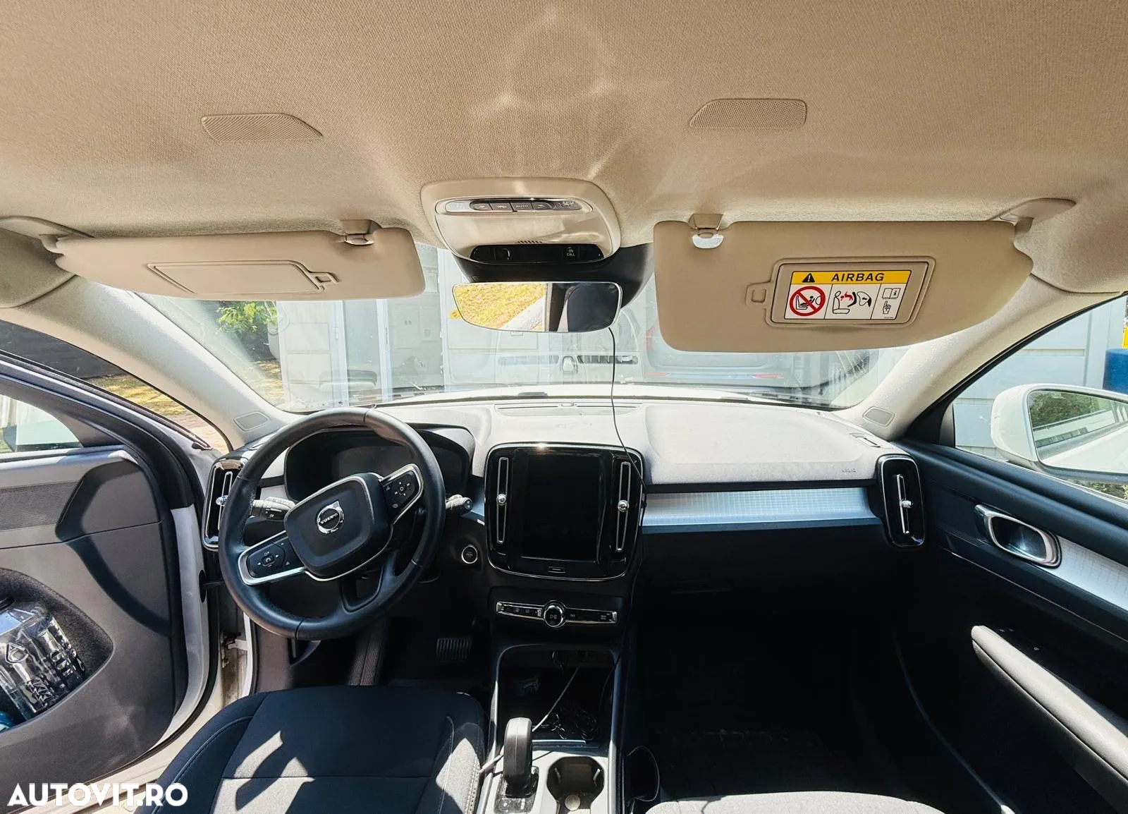Volvo XC 40 B4 AT8 AWD Mild Hybrid Momentum Pro - 6