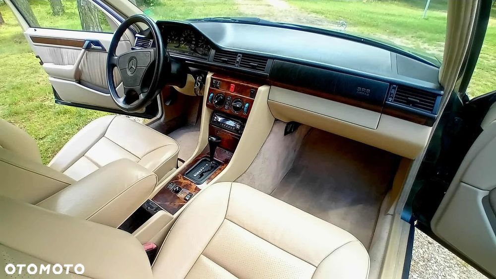 Mercedes-Benz Klasa E 300 D Turbo - 16