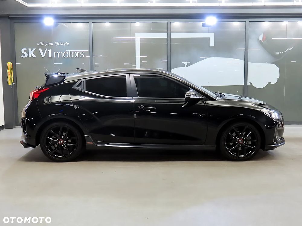 Hyundai Veloster - 4