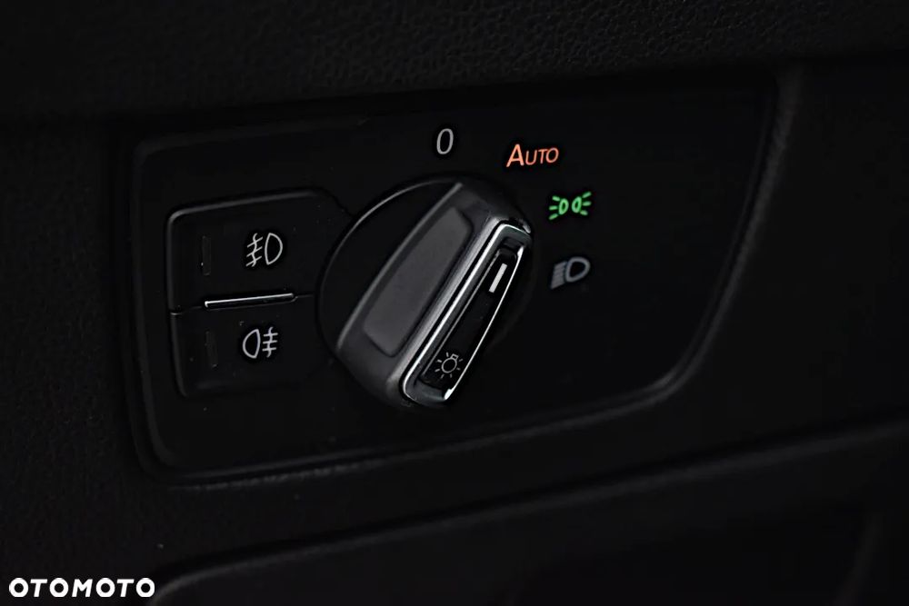 Volkswagen Passat - 29