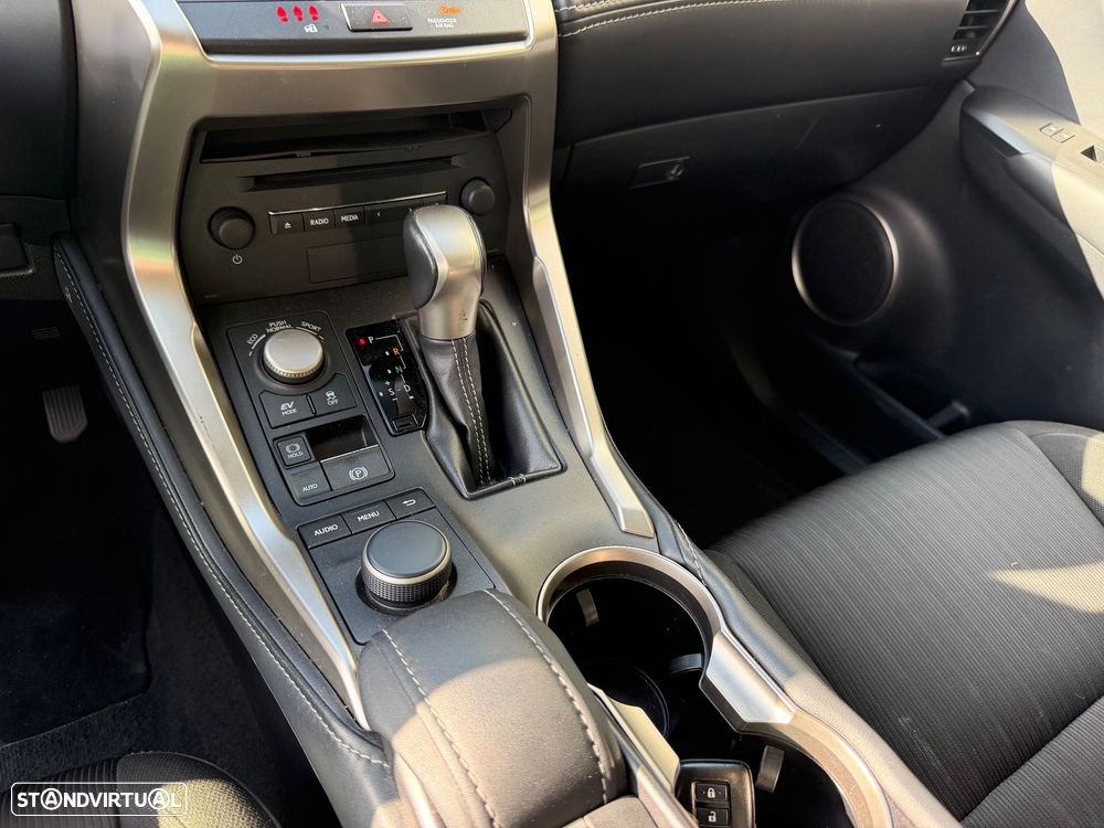 Lexus NX 300h Executive Plus - 13