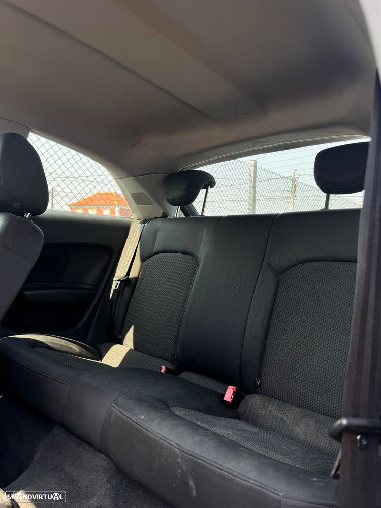 Audi A1 1.6 TDI Attraction - 10