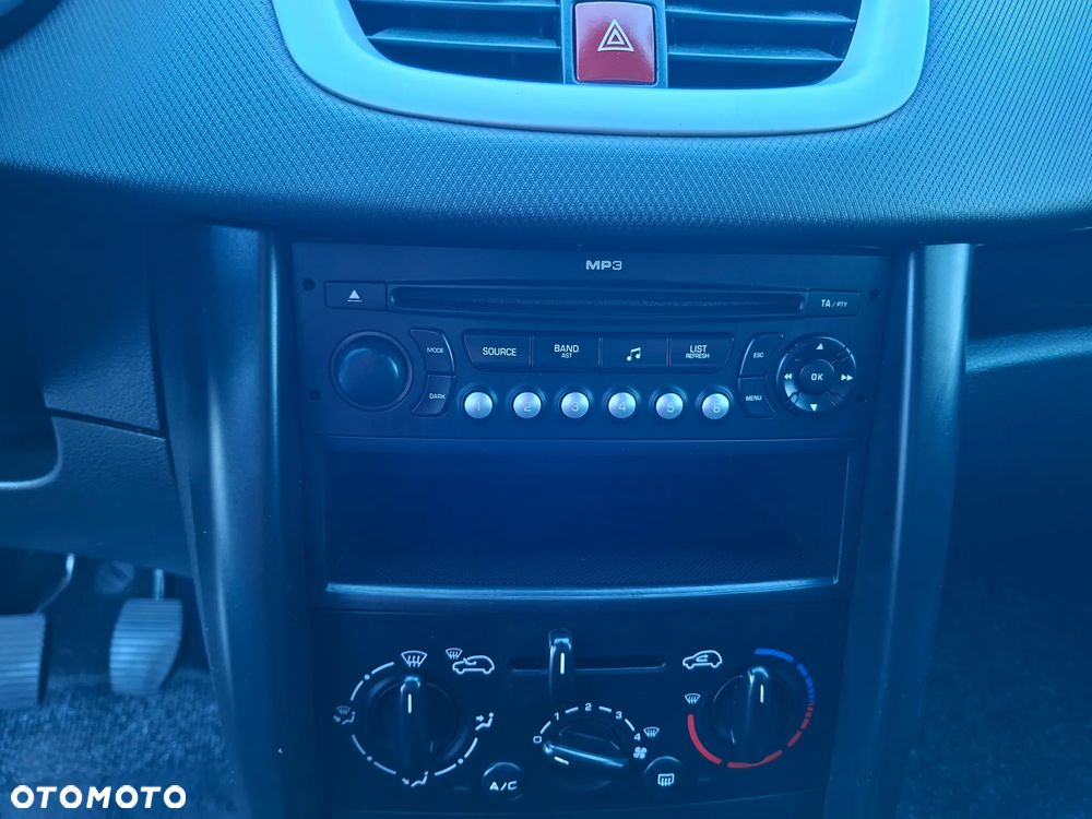 Peugeot 207 75 Filou - 14