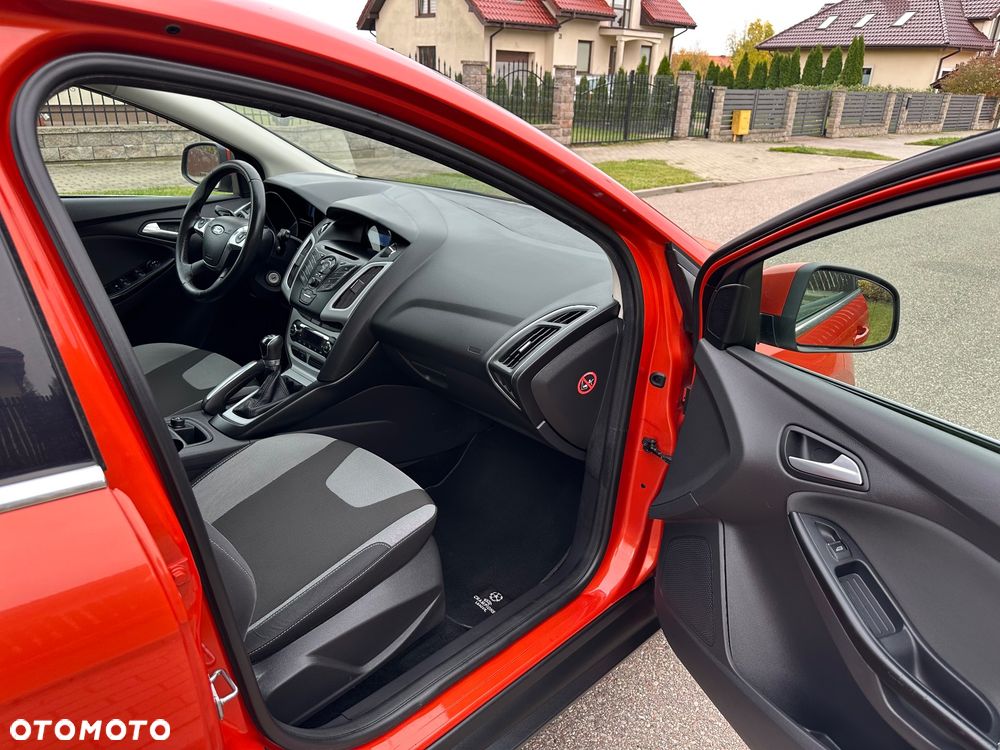 Ford Focus 1.6 TI-VCT Champions Edition - 16