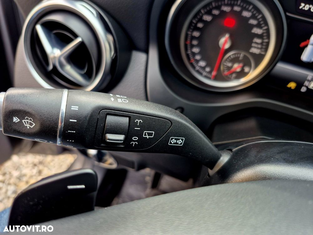 Mercedes-Benz GLA 200 d 4MATIC Aut. - 14