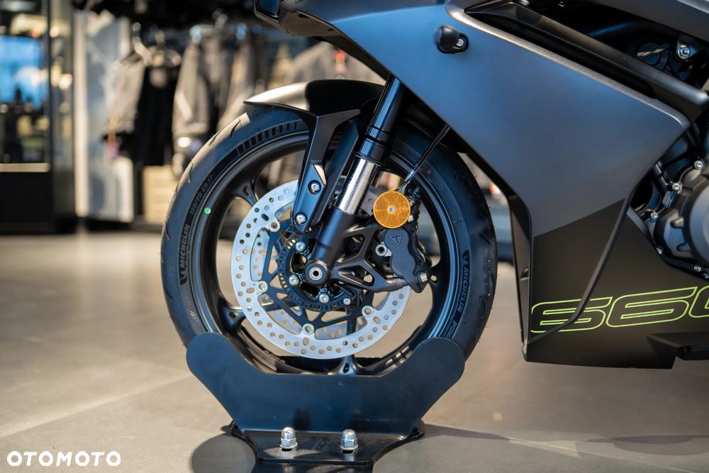 Triumph Daytona - 20