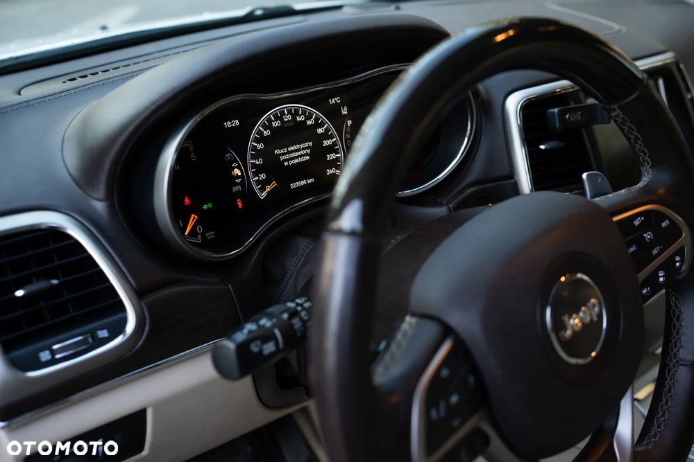 Jeep Grand Cherokee - 15