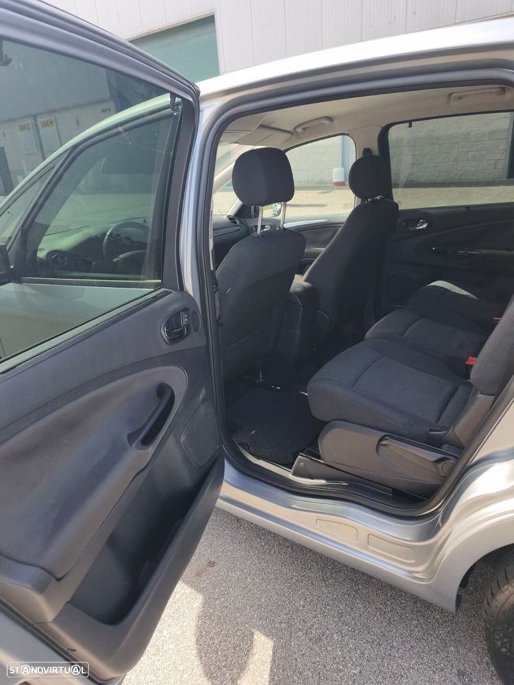 Ford S-Max 1.8 TDCi Titanium 7L - 30