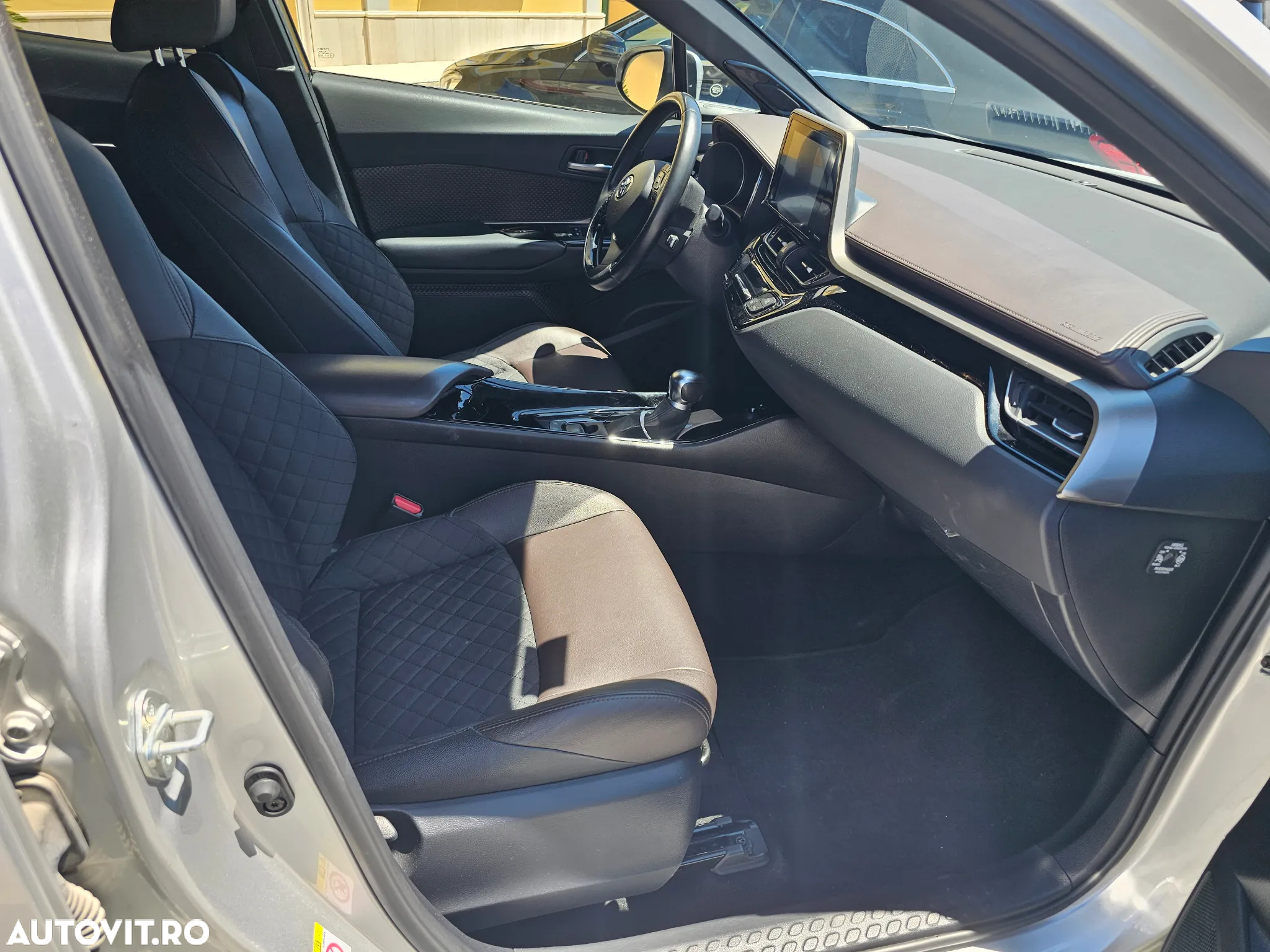 Toyota C-HR 1.8 HSD 122 CP 4x2 CVT Style - 13