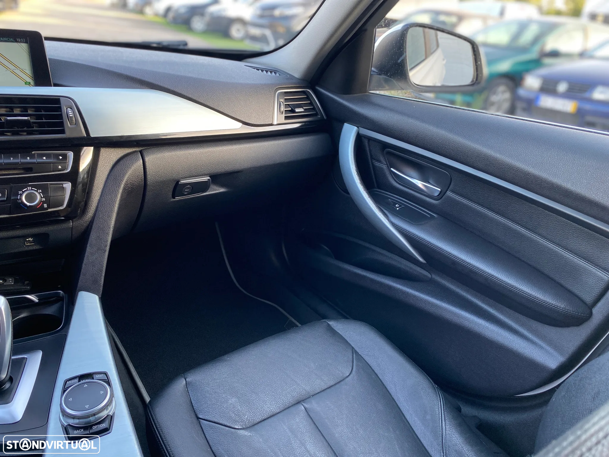 BMW 320 d Touring xDrive Pack M Auto - 28