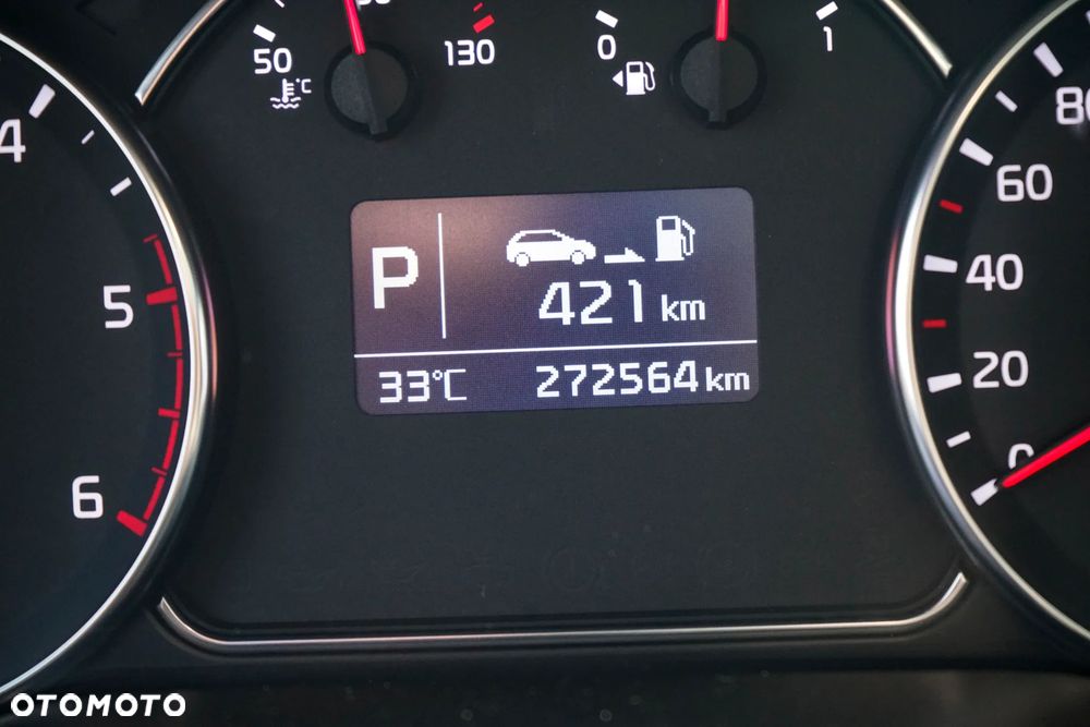 Kia Carens 1.7 CRDi L DCT - 24