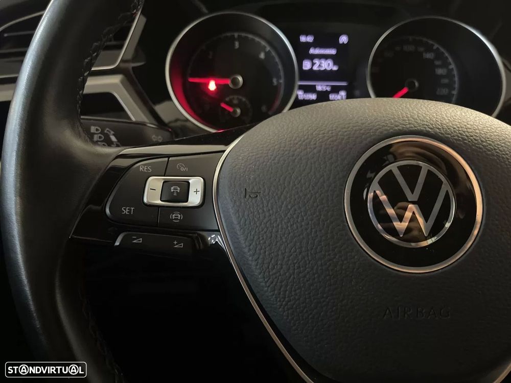 VW Touran 2.0 TDI SCR Comfortline - 23