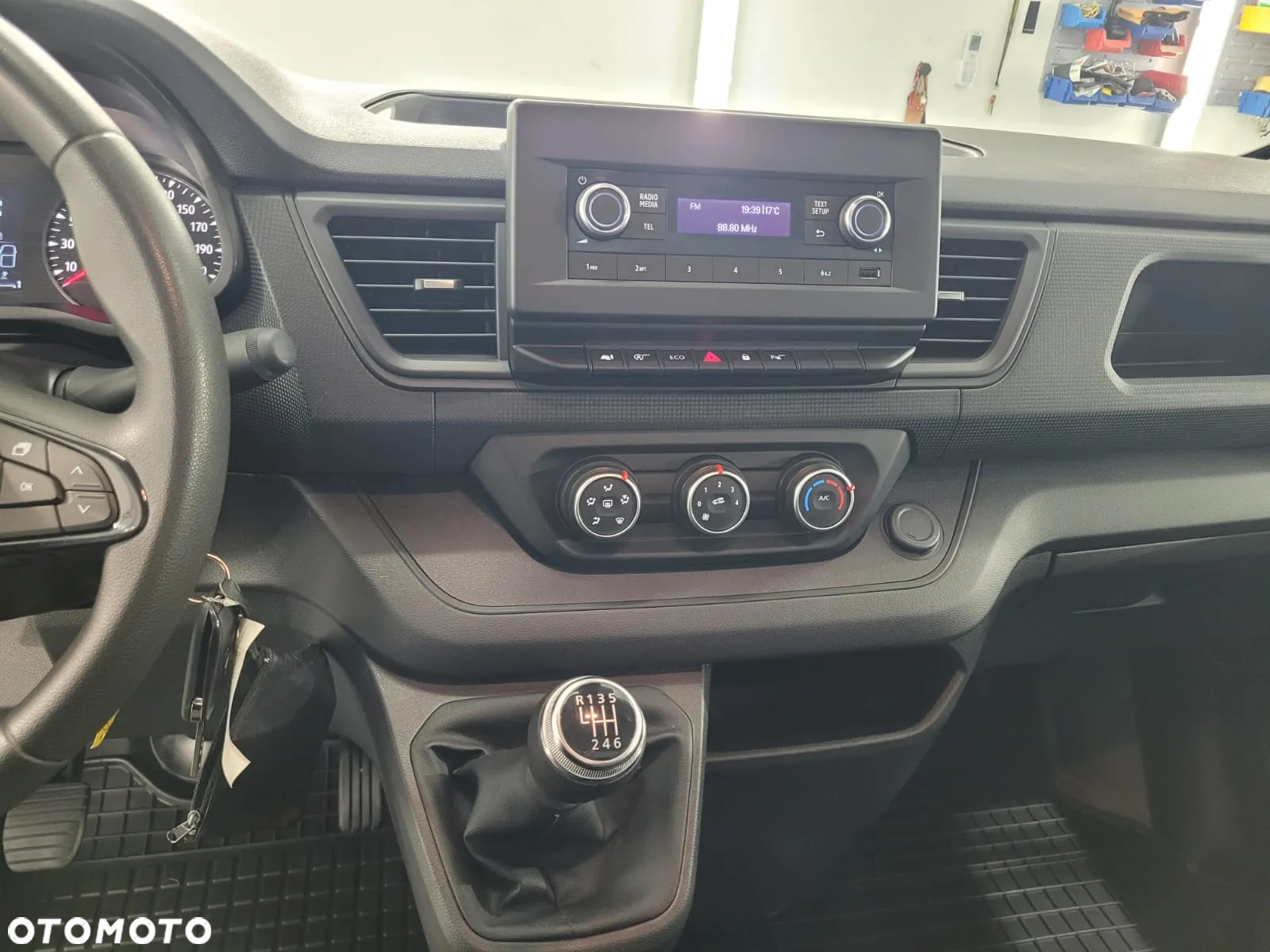 Renault Trafic - 19