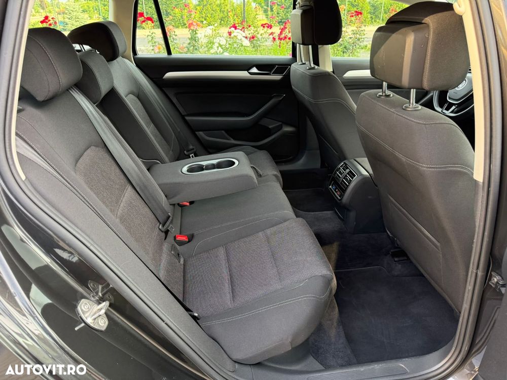 Volkswagen Passat 2.0 TDI DSG Comfortline - 13