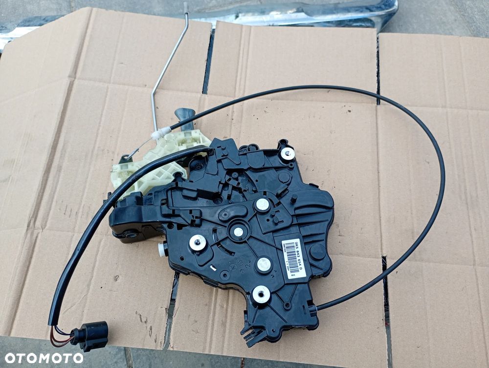 VW CADDY 2K5 15- ZAMEK DRZWI PRAWY 2K5843654D - 2