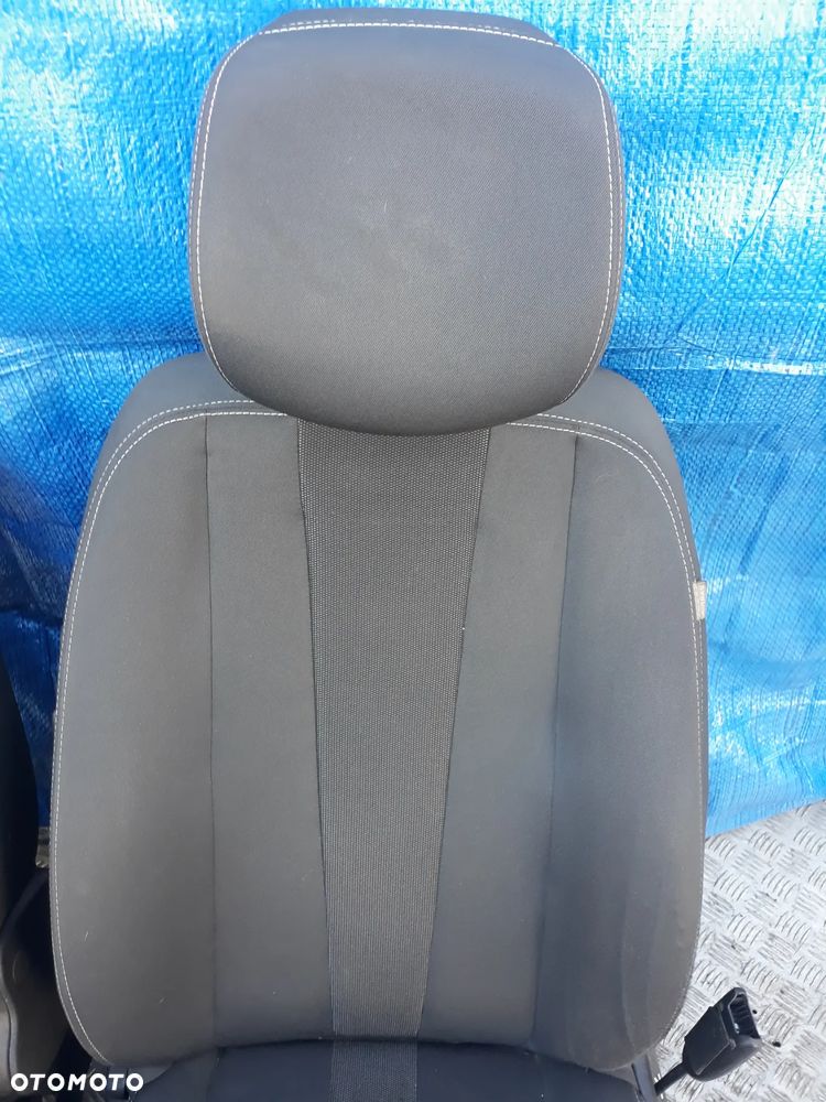 FOTEL KIEROWCY I PASAŻERA RENAULT MEGANE III 5D KOMBI  2009r  (KOMPLET) - 4