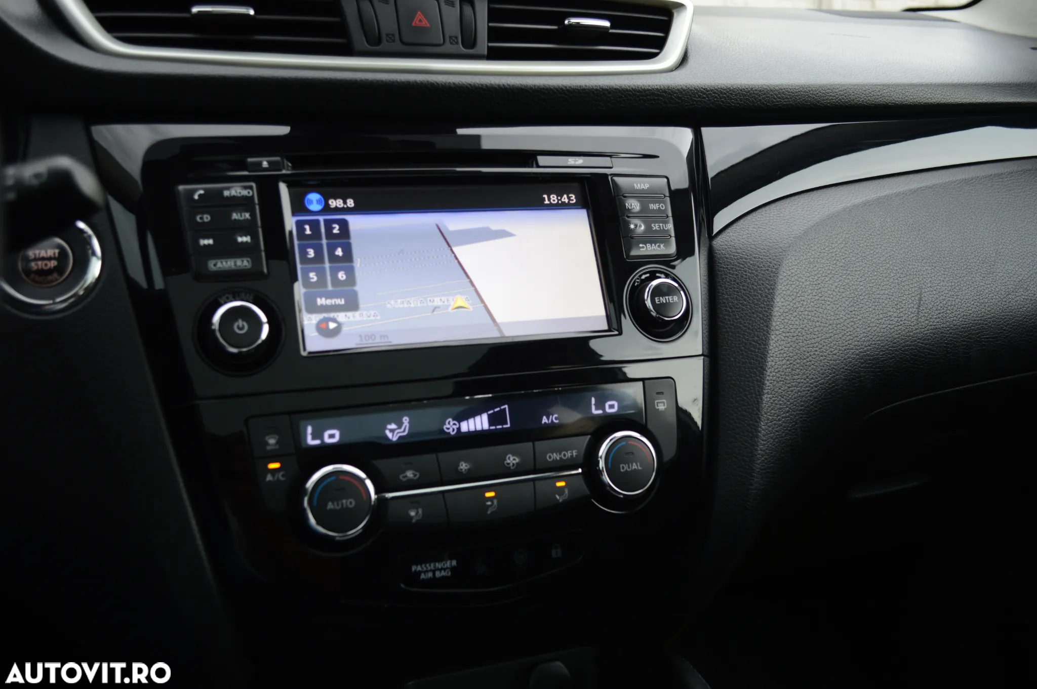 Nissan Qashqai 1.5 DCI Start/Stop Tekna - 24
