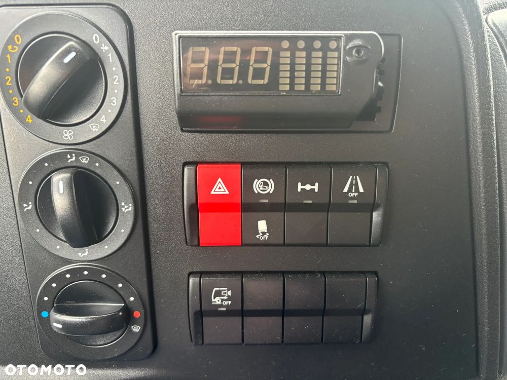 Mercedes-Benz 818 821 921 1018 1221 1218 1224 1523 1527 - 13