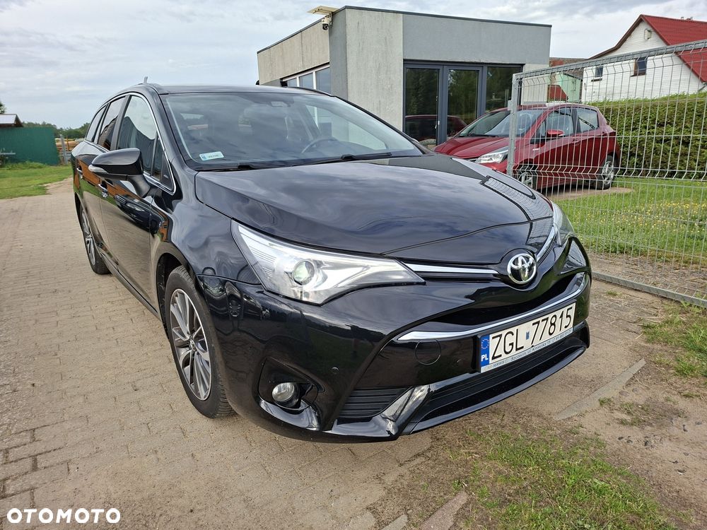 Toyota Avensis - 1