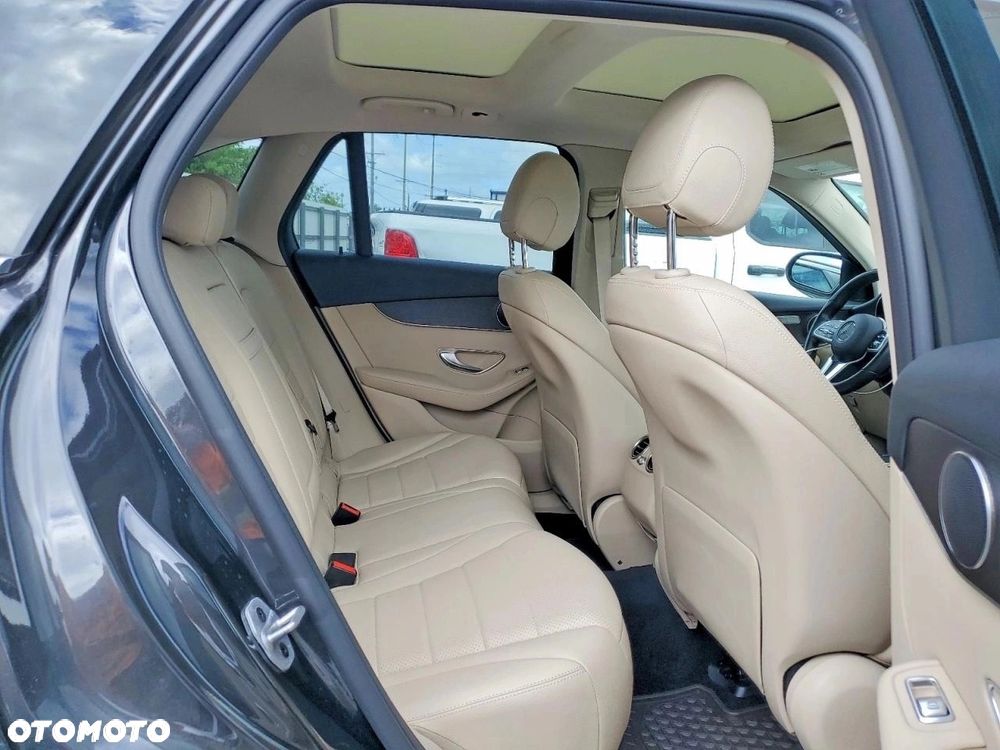 Mercedes-Benz GLC 300 4Matic 9G-TRONIC - 9