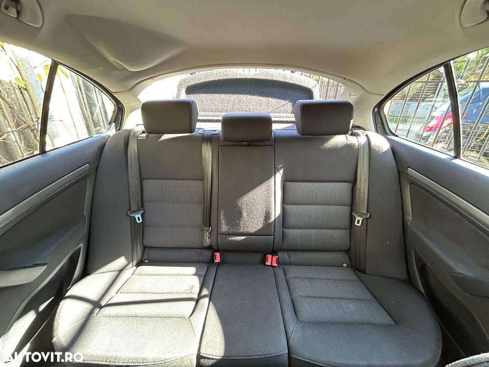 Skoda Octavia 2.0 FSI Ambiente - 13