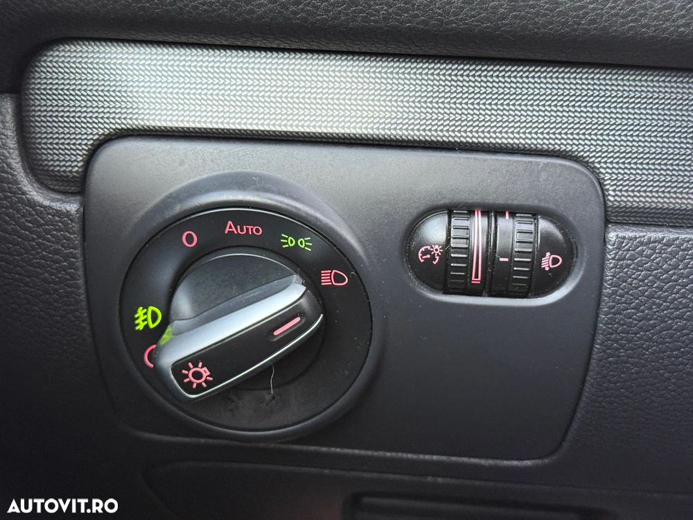 Volkswagen Golf 2.0 TDI DPF 4Motion Highline - 25