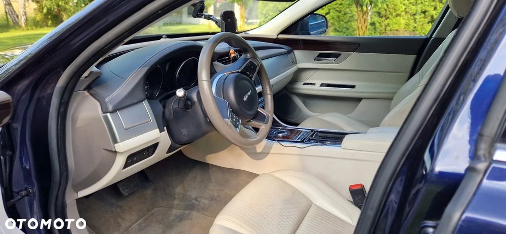 Jaguar XF - 7